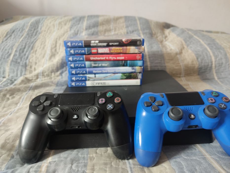 Продаю  PlayStation 4 и PlayStation 3