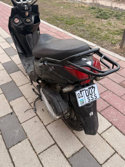 Skuter samuray srochna sotiladi