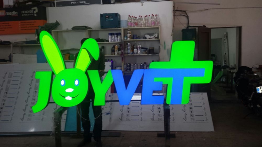 Reclama Luminoasa Litere volumetrice