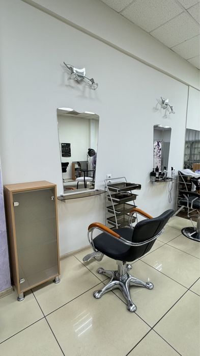 Парикмахерские кресла в аренду