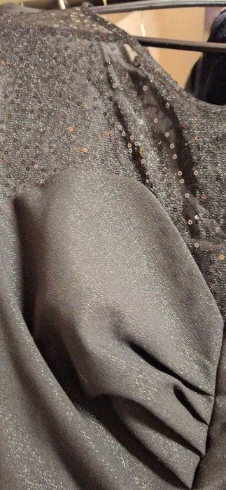 rochie de ocazie , neagra, decenta , 44-46 (M-L) ,stofa si voal 130lei