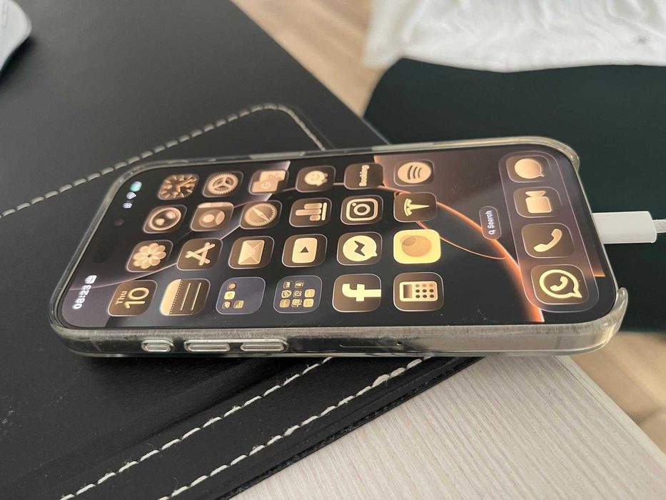 Telefon mobil Apple iPhone 16 Pro, 128GB, 5G, Natural Titanium baterie 93% fabricat ianuarie 2025 unic proprietar pret 3990 lei Nu accept schimburi!