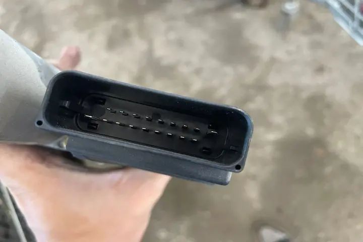 Motoras macara geam spate dreapta Volkswagen VW Golf 2001