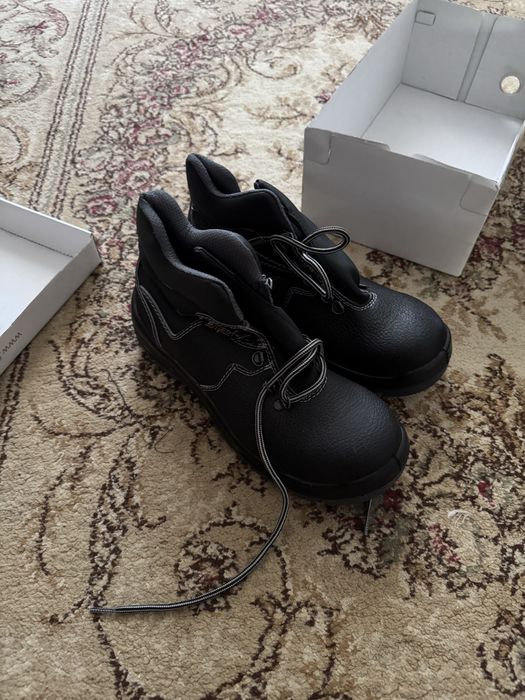 Спецобувь сатылады