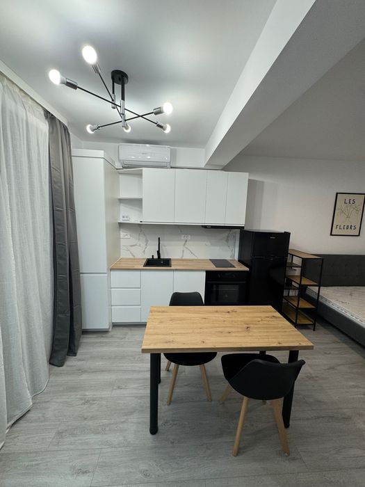 Inchiriez garsoniera in bloc nou