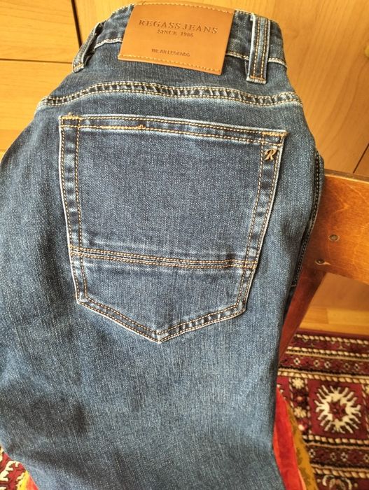 Продам джинсы мужские