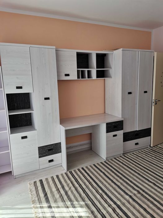 PF vand Apartament cu 2 camere Grigorescu, aproape de scoala si statia de autobuz. Stare foarte buna, complet mobilat si utilat. Pret: 150000 euro