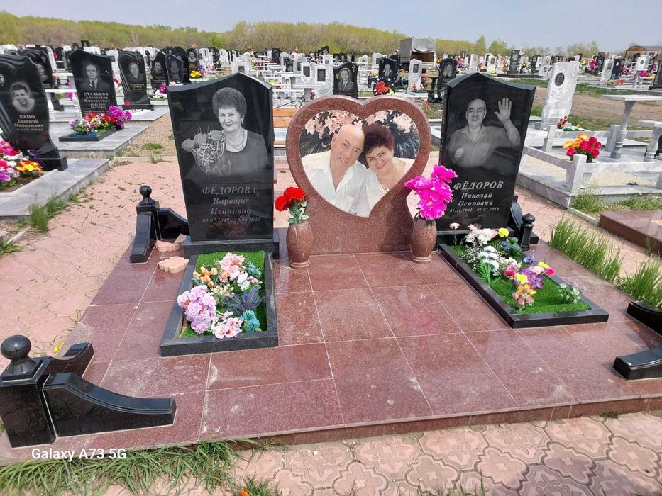 Изготовление памятников фирма "Монумент"