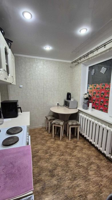 продам 2 комн квартиру Энергетиков 97А
