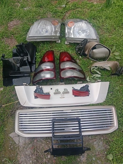 Продам на тайота прадо 120,фары передние задние,и т.д.