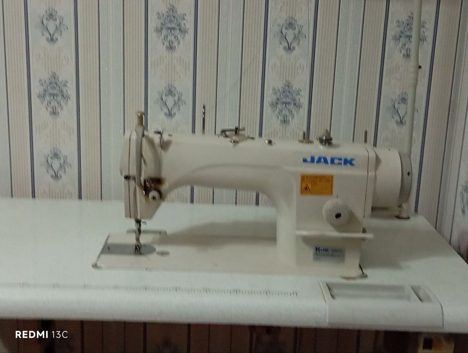 Jack tikuv mashinasi