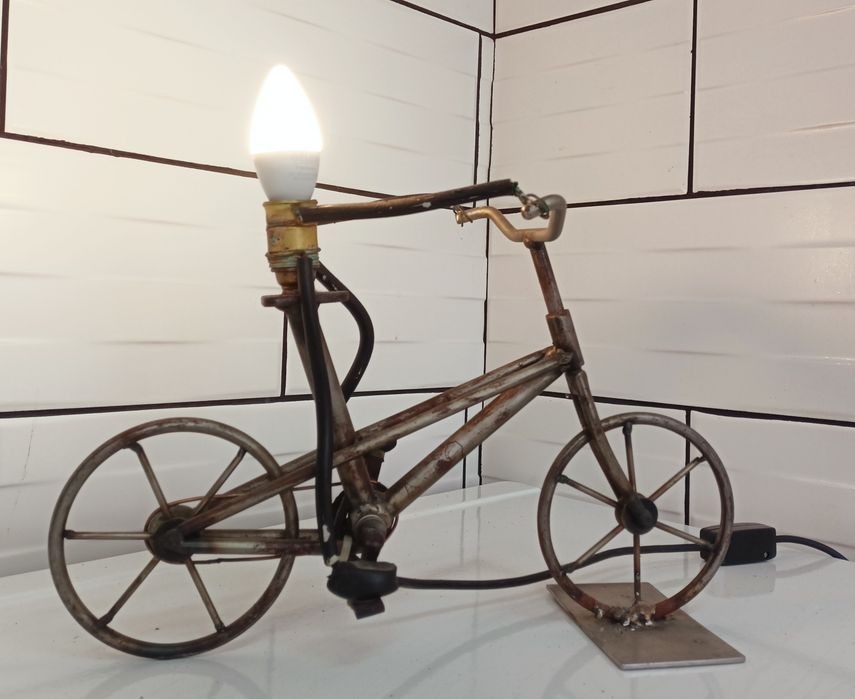 Veioza, lampa de birou, biciclist, industrial