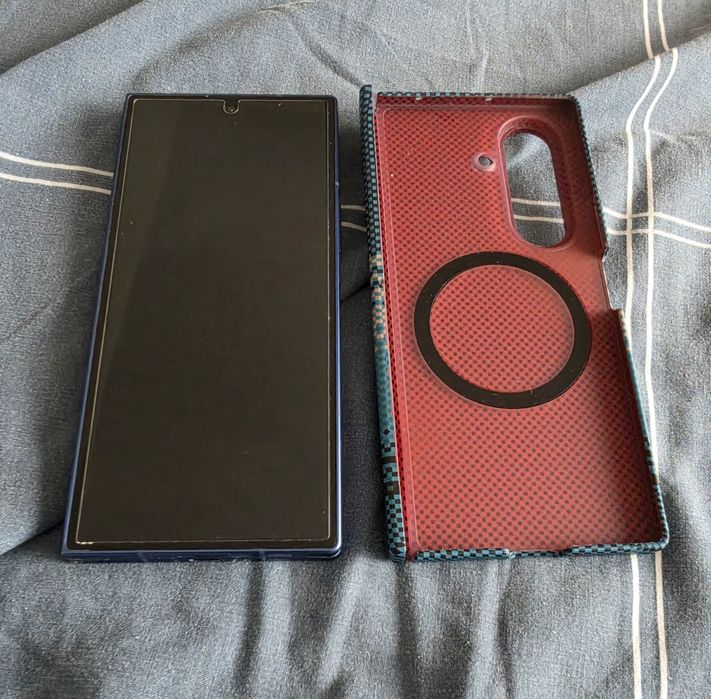Продавам Samsung Fold 7