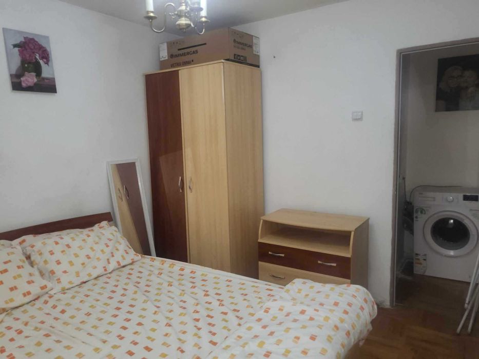 Vand apartament 2 camere zona Boul Rosu, centrala proprie