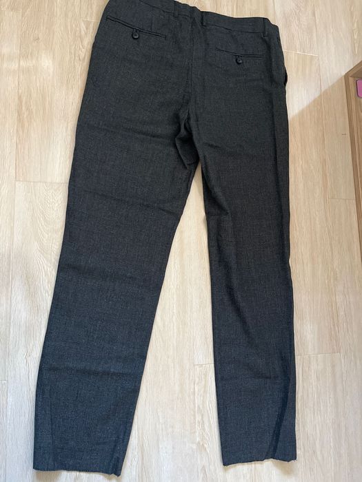 Vând pantaloni bărbătești din stofa de lana, mărimea 54