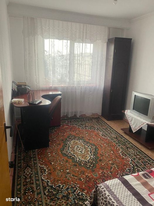 Apartament 3 camere de vanzare, zona-Exercitiu