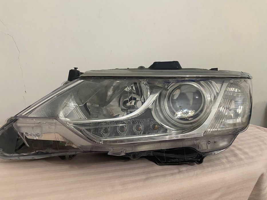 Левая фара Toyota Camry 55