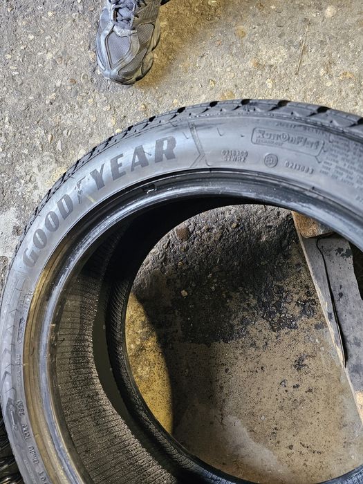 4 anvelope iarna 245 45 18 Goodyear Runflat  6.5mm 2020