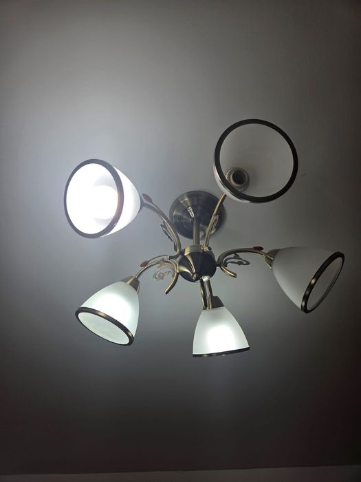 Люстра пятирожковая б/у