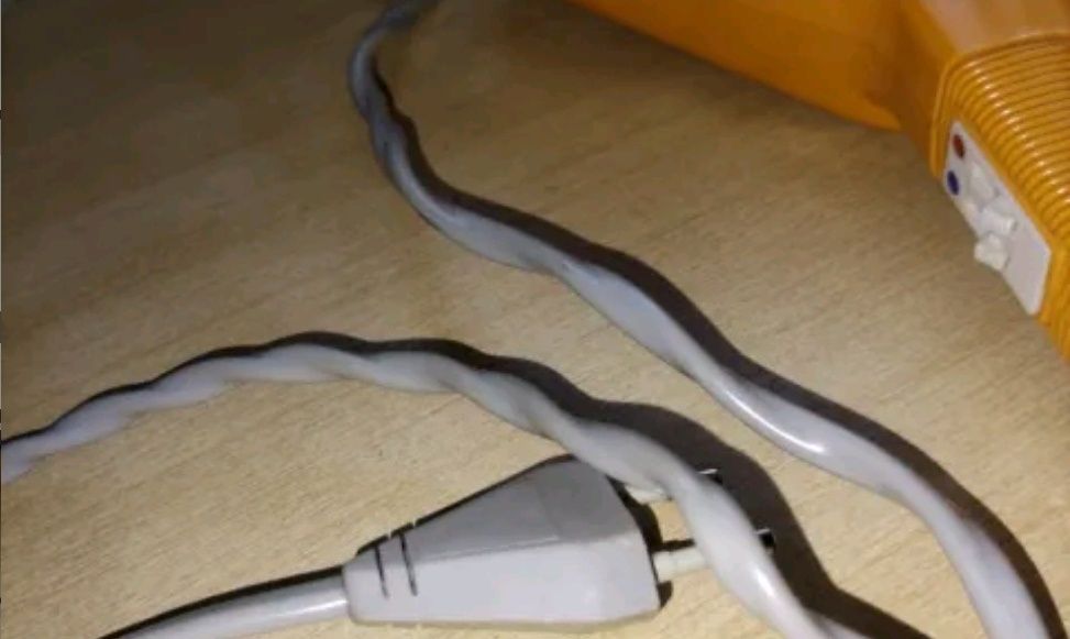 Стар сешоар за коса.