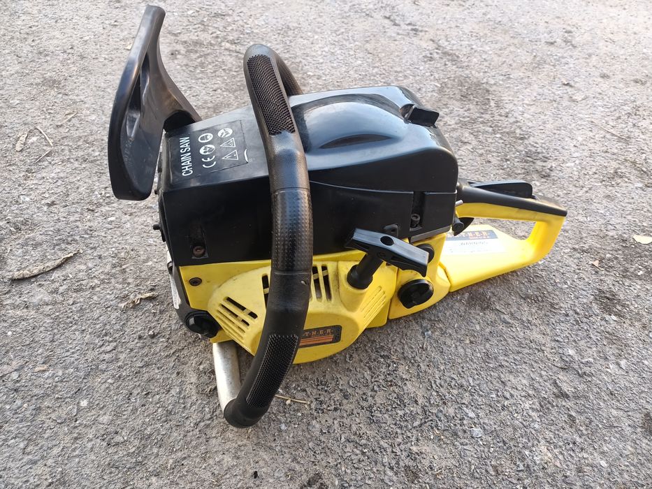 Продам бензопилу новая