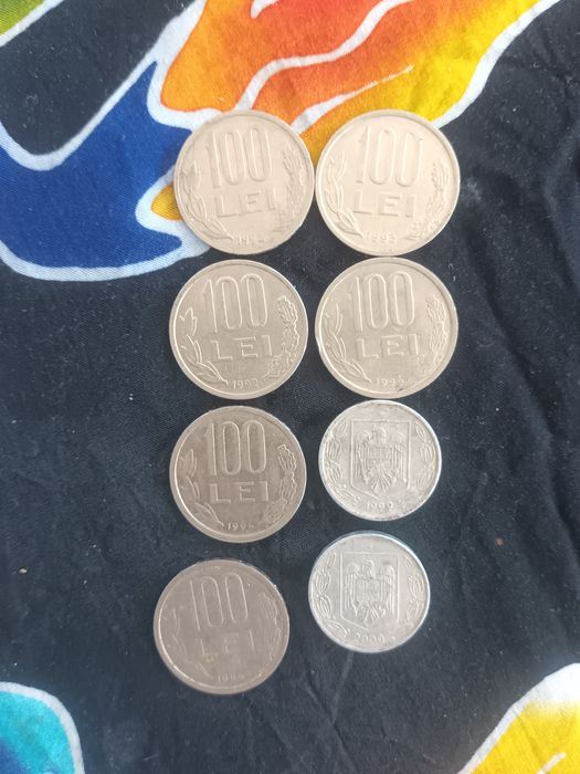 Vand monede de 100 LEI 4000 per bucata