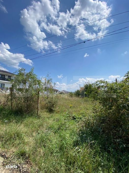 Teren intravilan 7,11 ari- Zona Subcetate, acces 2 drumuri, toate util
