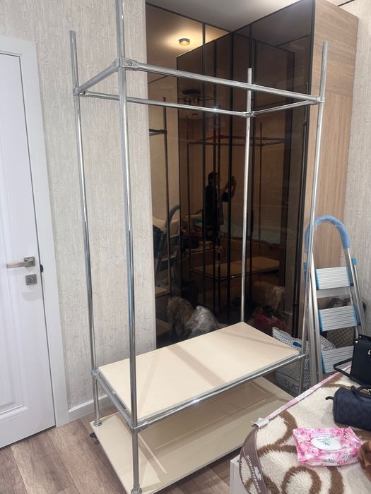 Продам вешалку, цена 15000