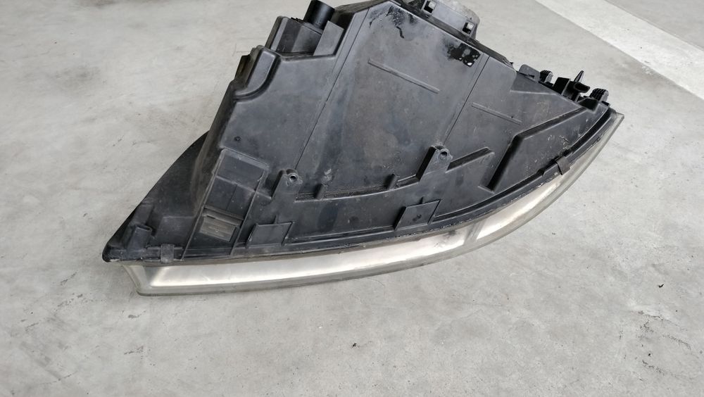 Far dreapta vw transport T5.