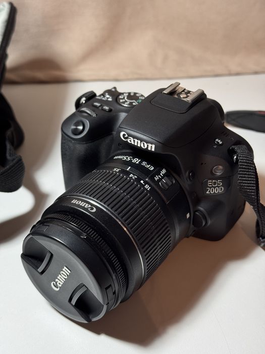 Canon EOS 200D Kit 18–55 IS STM |
