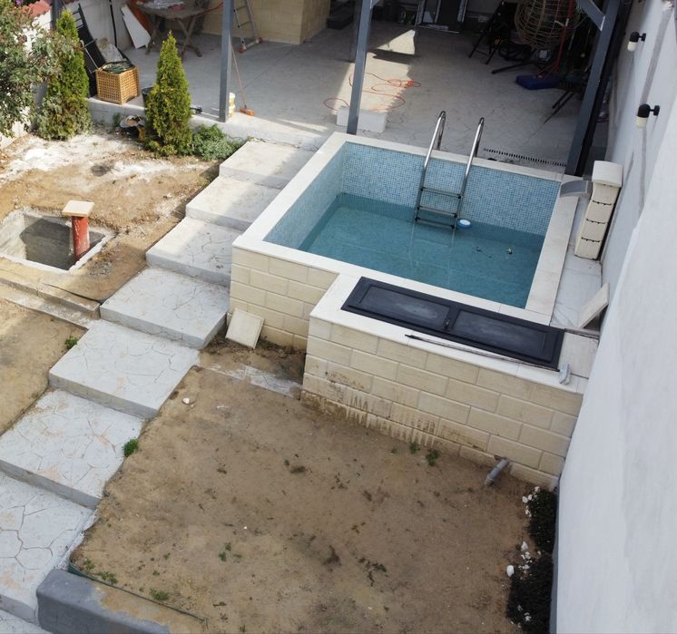 Refacere și extindere piscină exterioară