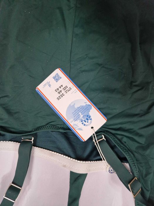 Дамски цял бански