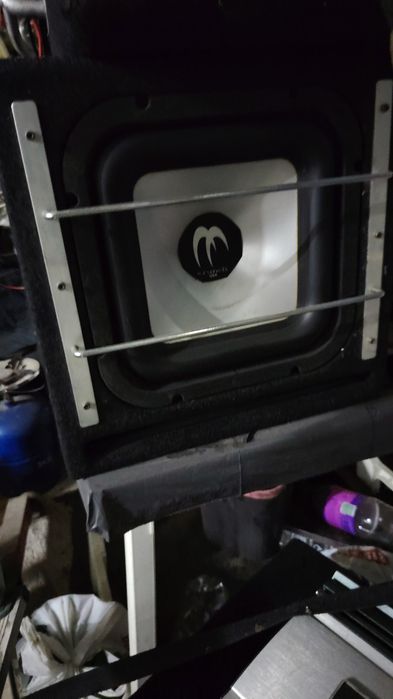 Vând Subwoofer,amplificatoare,stații mpr alpine auto