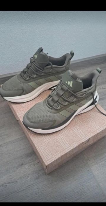 adidas AlphaResponse
