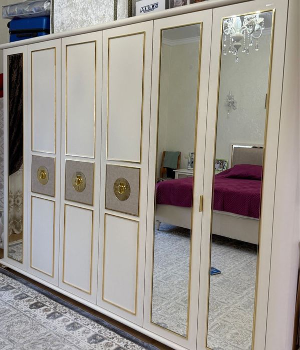 Спальный гарнитур