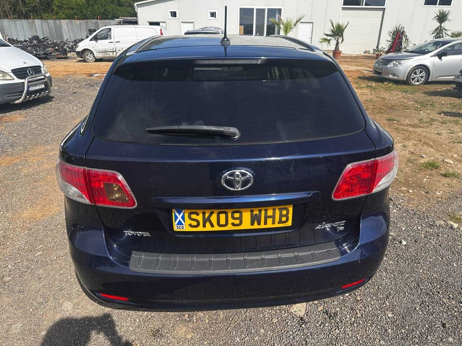 На части - Toyota Avensis 1.8 Valvematic 147 к.с, автоматик