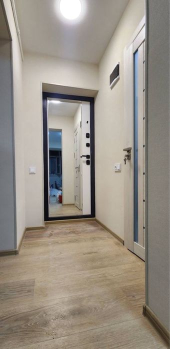 Чиланзар 1  1комнатная.  2этаж. Кирпич. Ор Мукимий