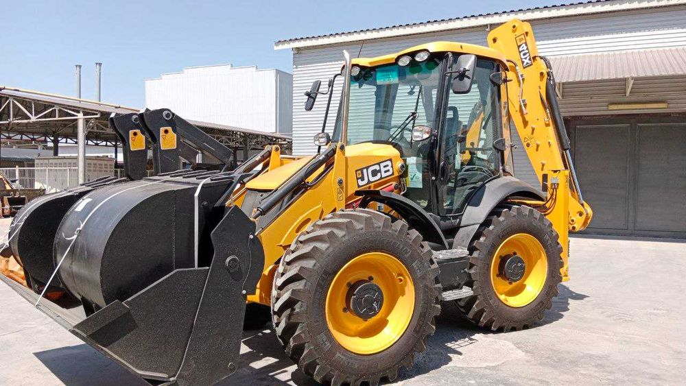 Продаётся экскаватор-погрузчик JCB 4CX!