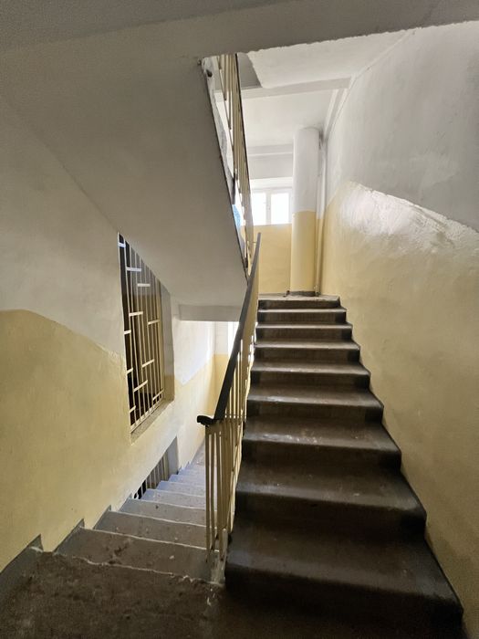 Продам 1 ком кв 35 м2 в районе облисполкома.