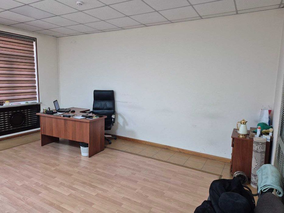 Сдам офис:  60 м². Коммунальные услуги и уборка за счет арендодателя