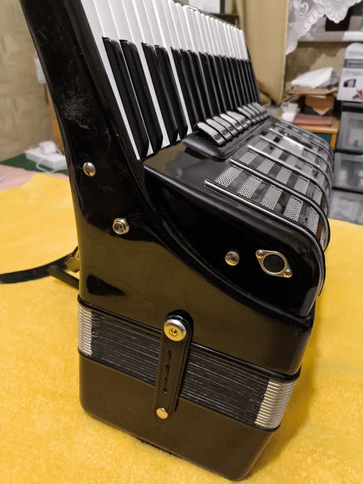 Акордеон Weltmeisyer  Cantus 4