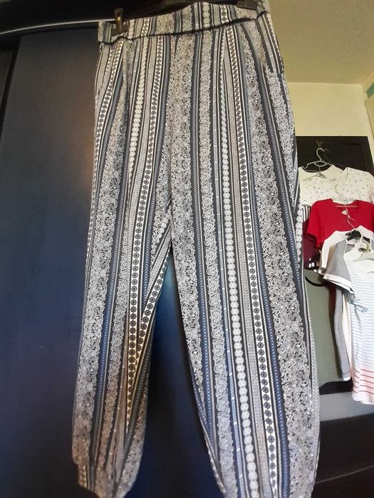 Pantaloni  mărime 40