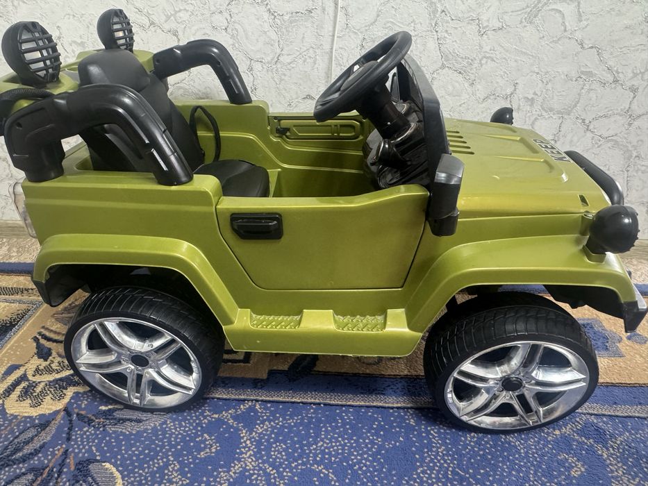 Продам детский электромобиль