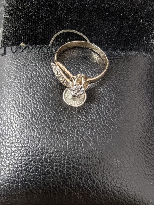 Продается золотое кольцо.