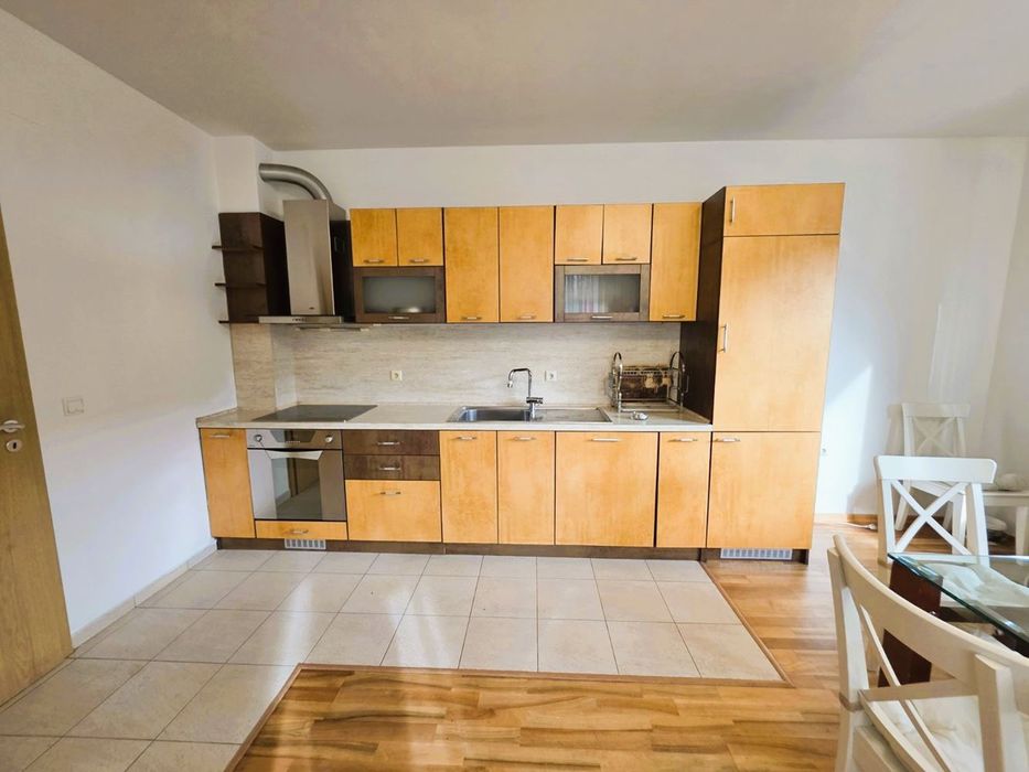 3-стаен в София-Младост 1 площ 85 цена 800