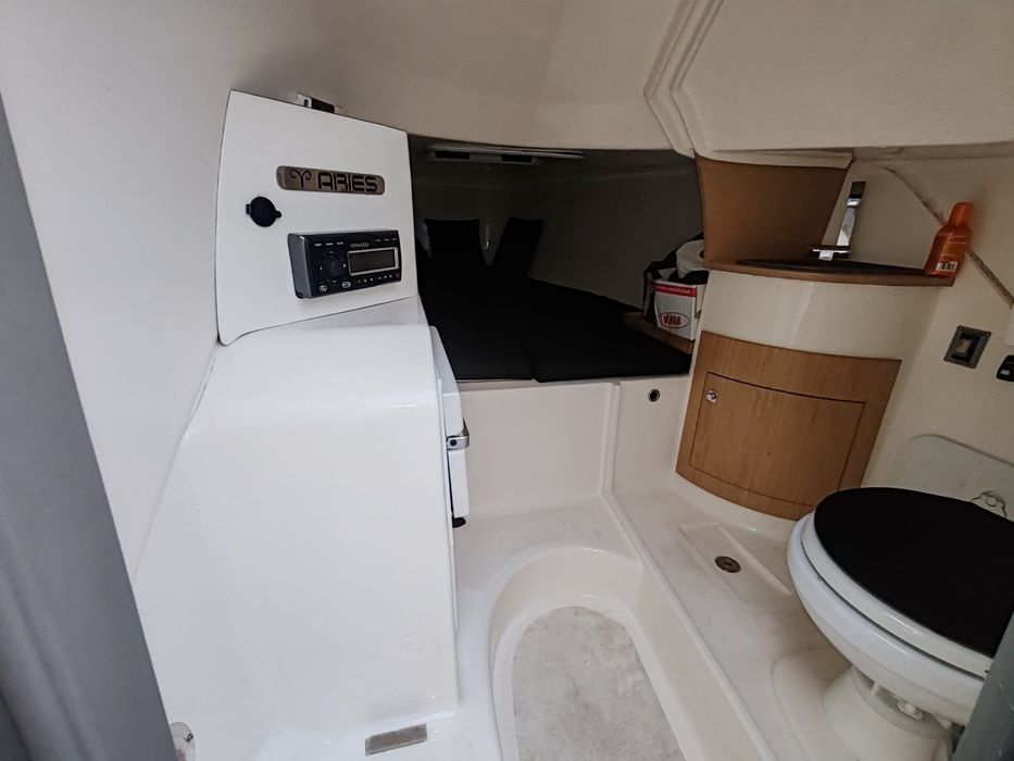 Barca Clear Aries Cabin