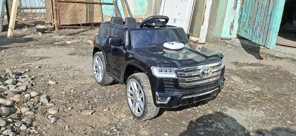 Машинка на пульте управления