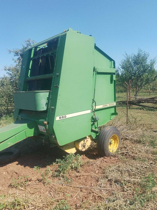 Vând balotieră John Deere