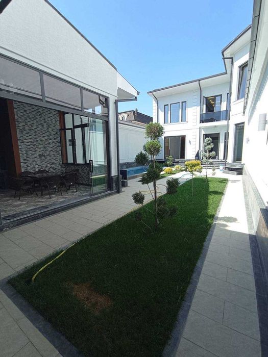 Трёхуровневый домБолее 10 комнат, Луначарского