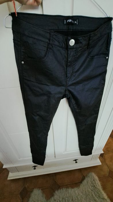 Pulover ( + 2 Blugi ) pret lot